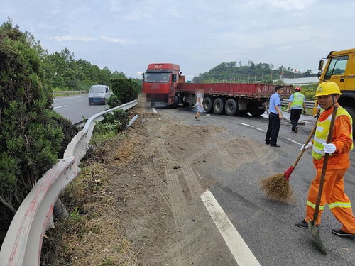 金華高速暖心救援 半掛車事故卡住車道，多名司機聯手相助